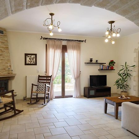 Ageri Traditional Villa Aryiroúpolis Eksteriør billede